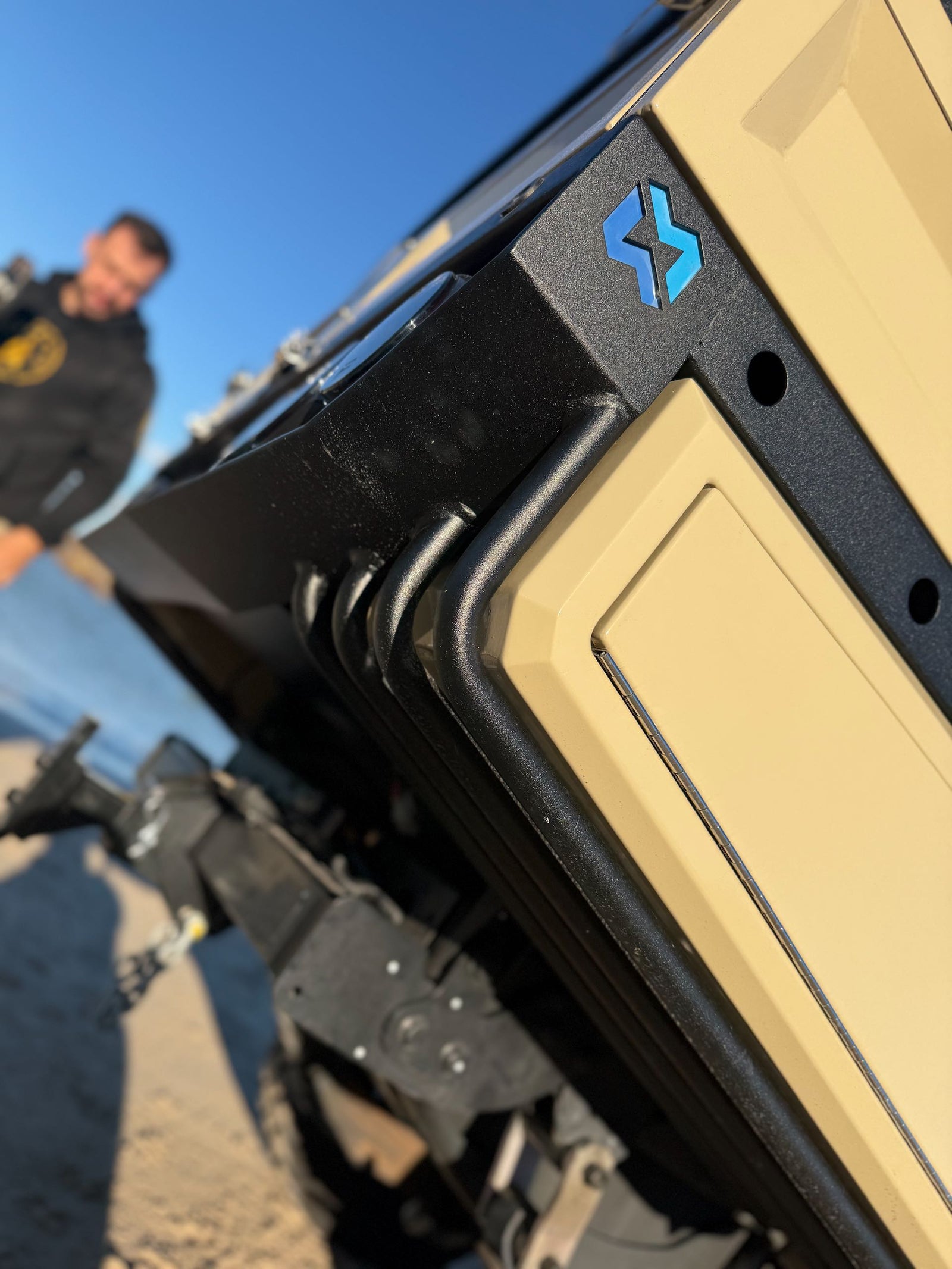 1850 Dual Cab Tray 79 Series - photo 11