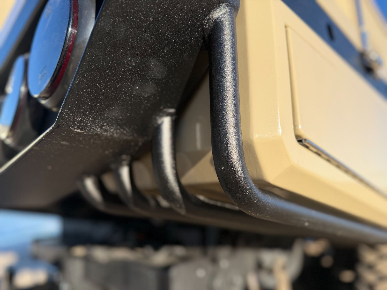1850 Dual Cab Tray 79 Series - photo 12