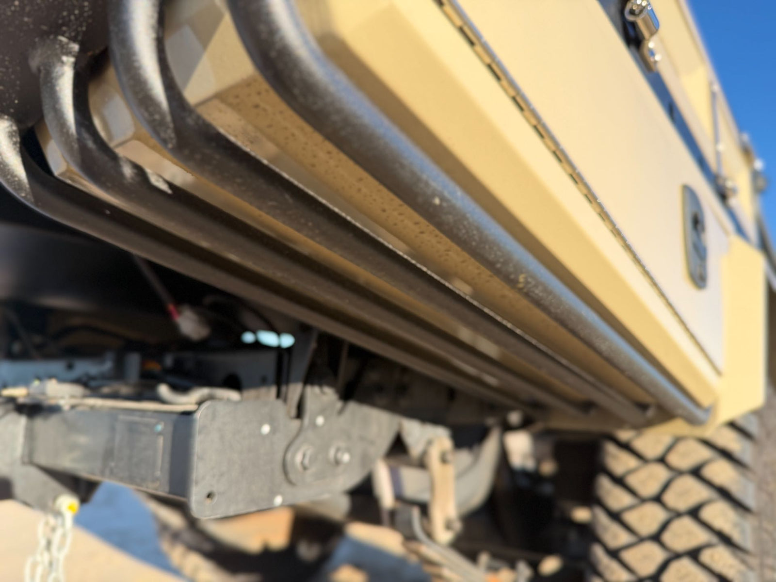 1850 Dual Cab Tray 79 Series - photo 13