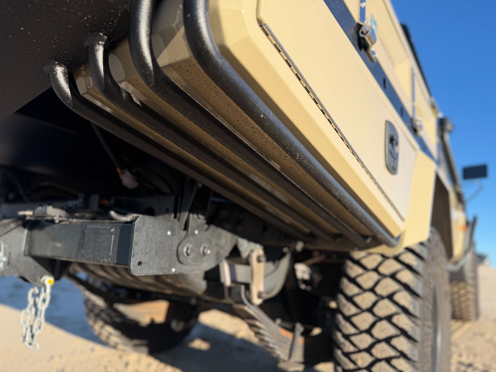 1850 Dual Cab Tray 79 Series - photo 14