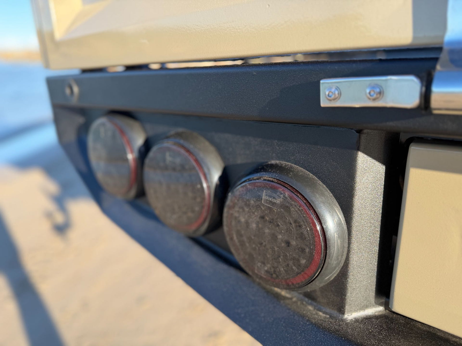 1850 Dual Cab Tray 79 Series - photo 16