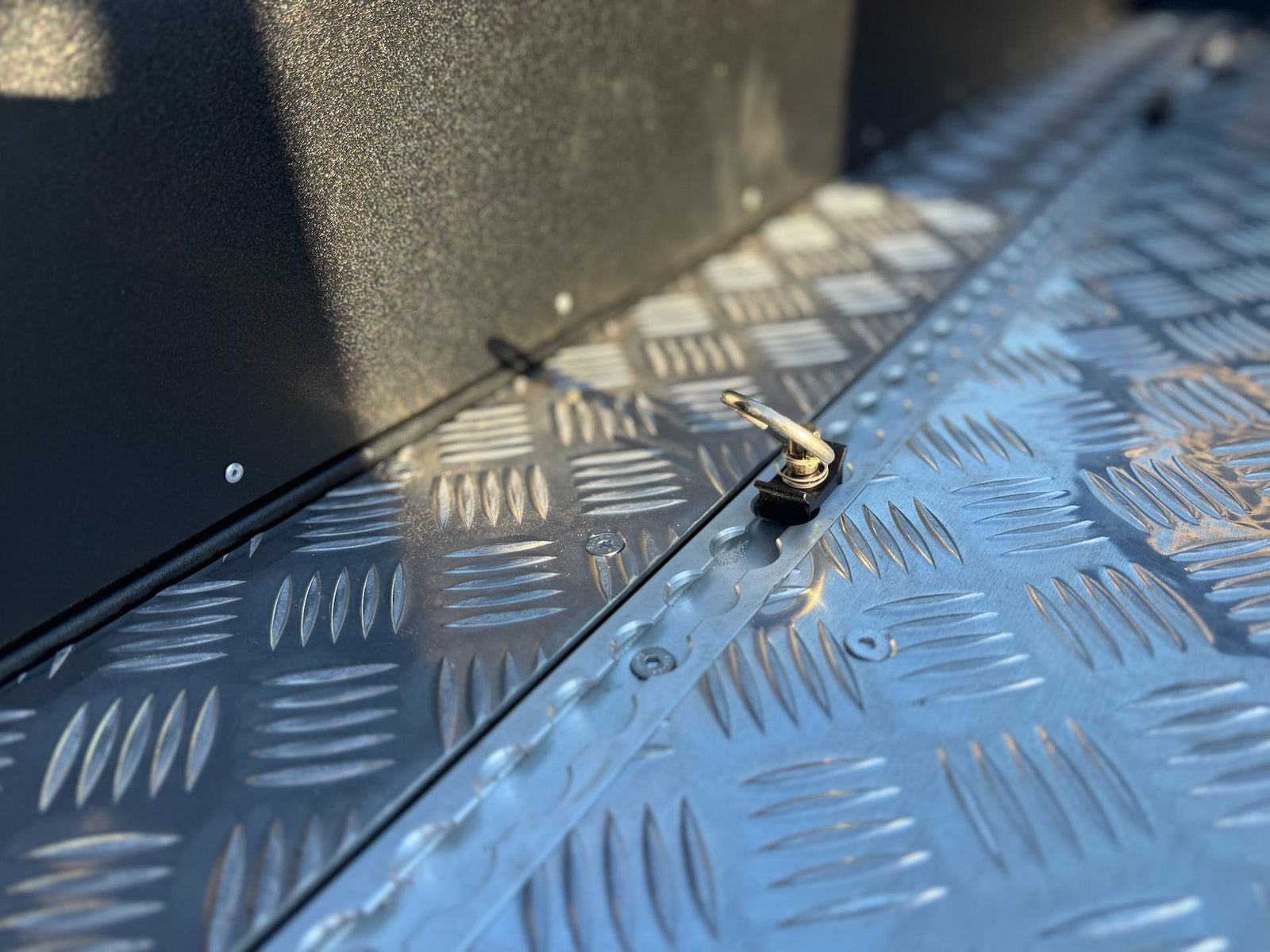 1850 Dual Cab Tray 79 Series - photo 17