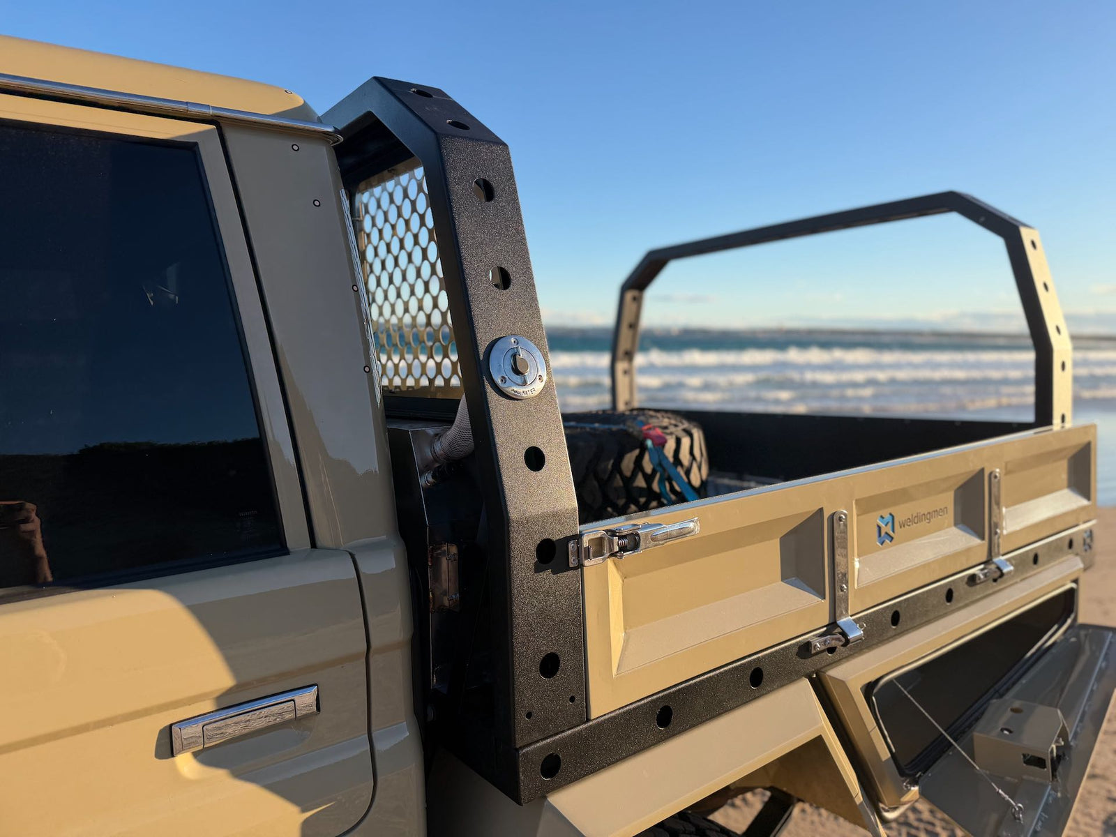 1850 Dual Cab Tray 79 Series - photo 2