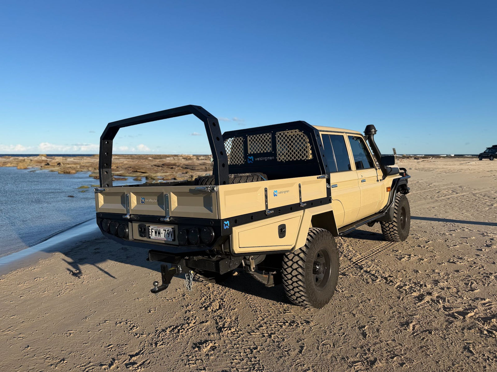 1850 Dual Cab Tray 79 Series - photo 20