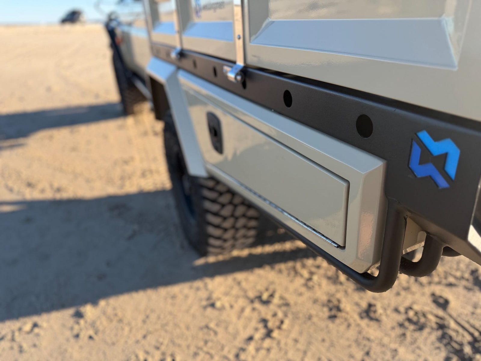 1850 Dual Cab Tray 79 Series - photo 35