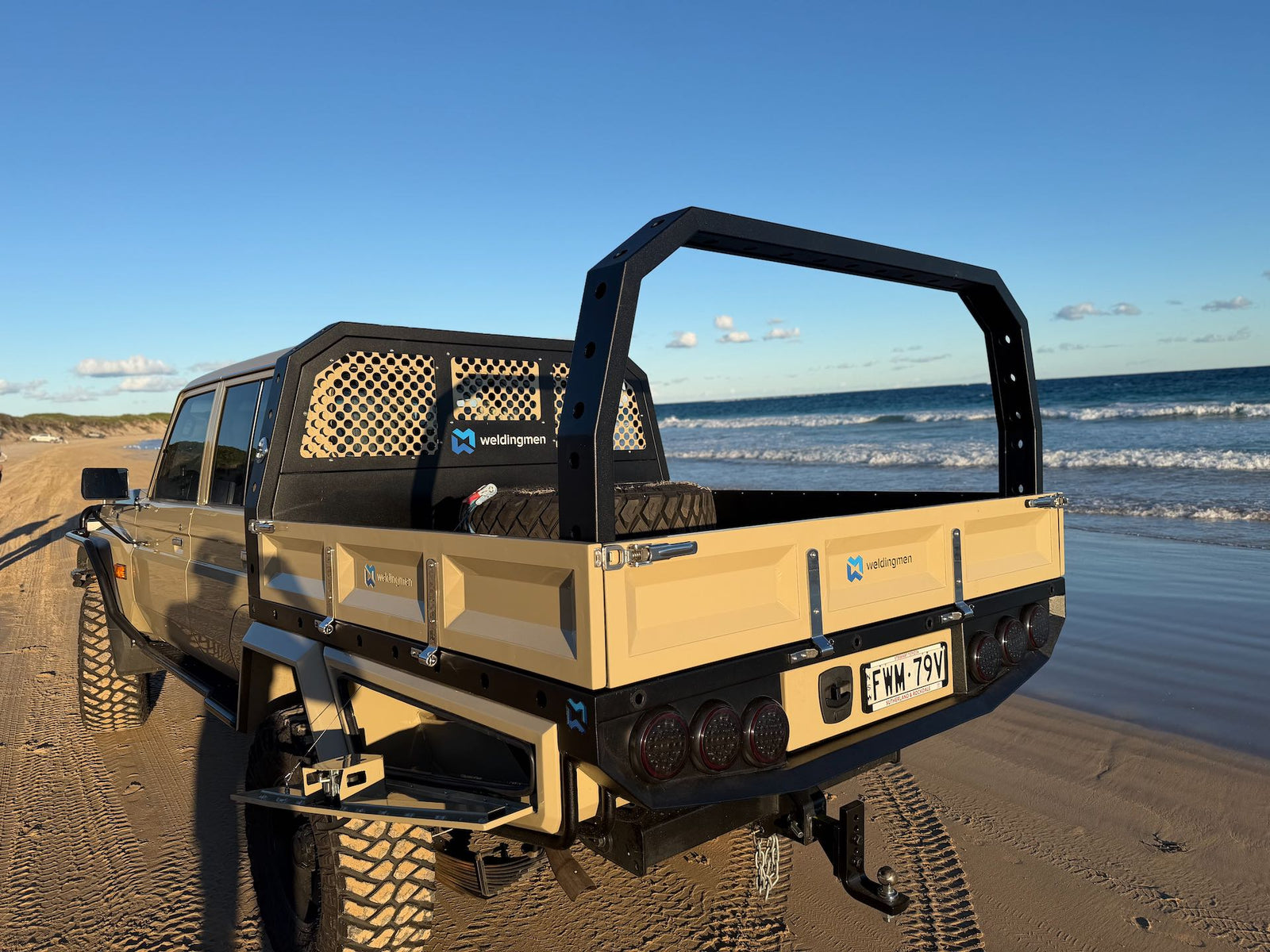 1850 Dual Cab Tray 79 Series - photo 4