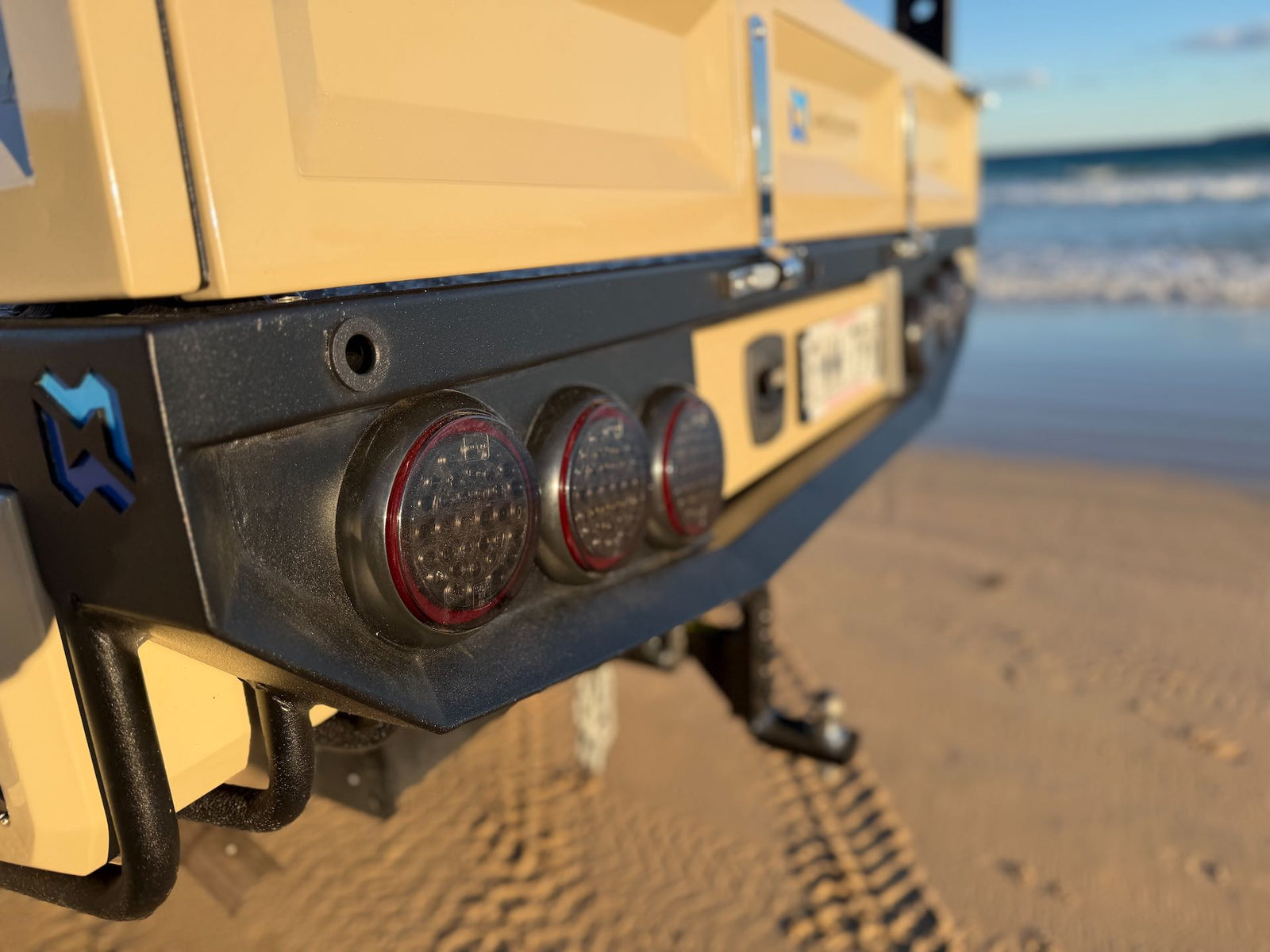 1850 Dual Cab Tray 79 Series - photo 5